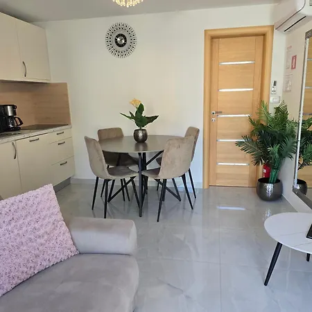 Apartma Mak *